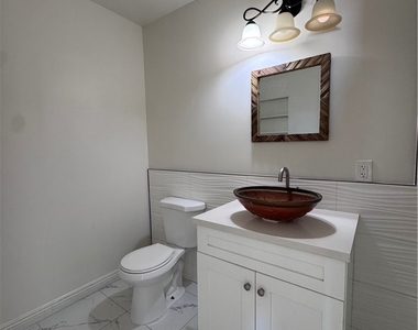 875 W 41st Drive - Photo Thumbnail 9