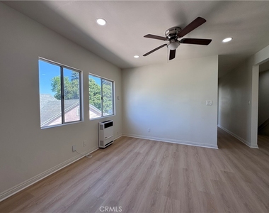875 W 41st Drive - Photo Thumbnail 6