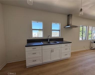 875 W 41st Drive - Photo Thumbnail 7
