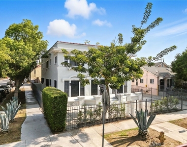 875 W 41st Drive - Photo Thumbnail 2
