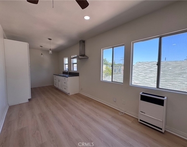 875 W 41st Drive - Photo Thumbnail 5