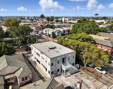 875 W 41st Drive - Photo Thumbnail 18