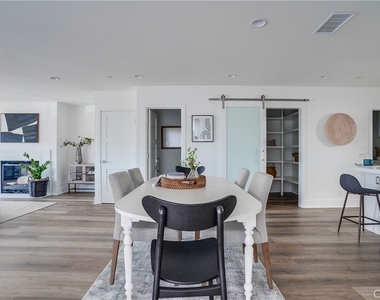 4603 E Ocean Boulevard - Photo Thumbnail 11