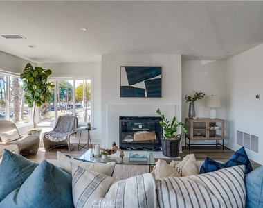 4603 E Ocean Boulevard - Photo Thumbnail 4