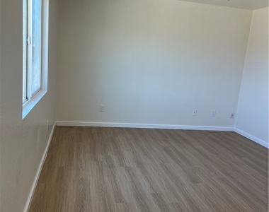 14914 Binford Avenue - Photo Thumbnail 31