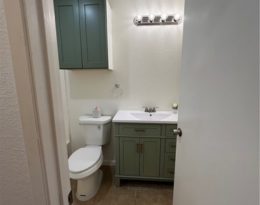 14914 Binford Avenue - Photo Thumbnail 20