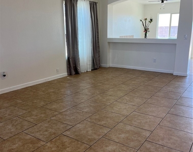 14914 Binford Avenue - Photo Thumbnail 9
