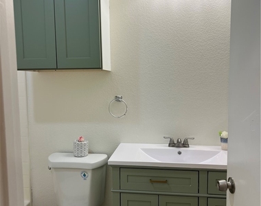 14914 Binford Avenue - Photo Thumbnail 19
