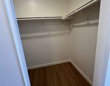 14914 Binford Avenue - Photo Thumbnail 25