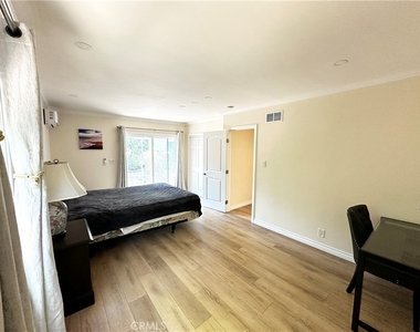 8522 Enramada - Photo Thumbnail 6