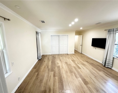 8522 Enramada - Photo Thumbnail 2