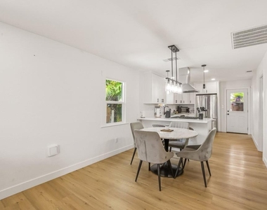 519 S 33rd Street - Photo Thumbnail 9