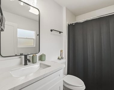 519 S 33rd Street - Photo Thumbnail 4