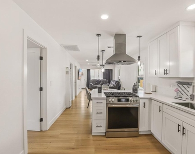 519 S 33rd Street - Photo Thumbnail 13