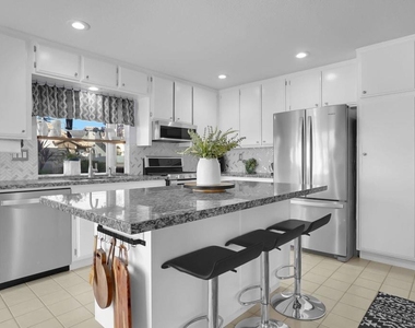 885 Oakland Hills Drive - Photo Thumbnail 21