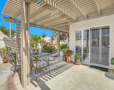 885 Oakland Hills Drive - Photo Thumbnail 41