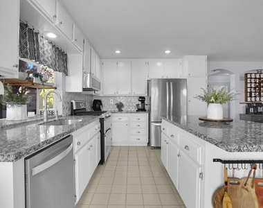 885 Oakland Hills Drive - Photo Thumbnail 22