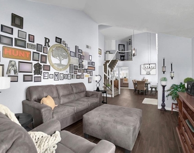 885 Oakland Hills Drive - Photo Thumbnail 8