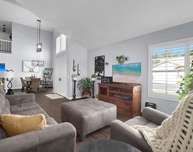 885 Oakland Hills Drive - Photo Thumbnail 7