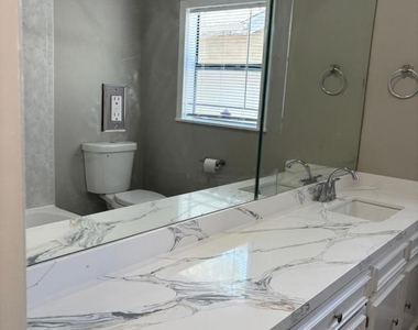 10822 Hartsook Street - Photo Thumbnail 13
