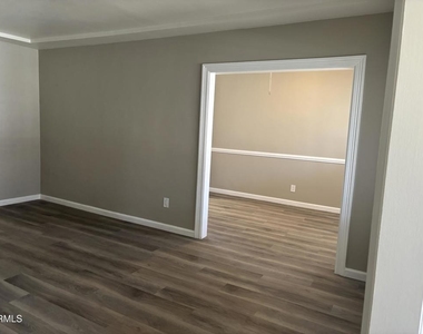 10822 Hartsook Street - Photo Thumbnail 6