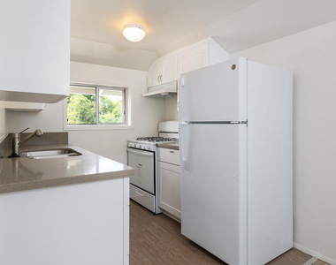 964 Atchison #c Street - Photo Thumbnail 12