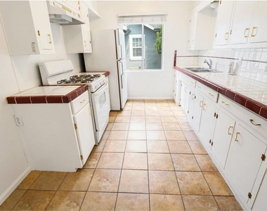544 Salem Street - Photo Thumbnail 4