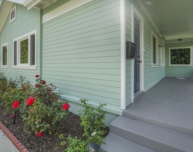 544 Salem Street - Photo Thumbnail 18