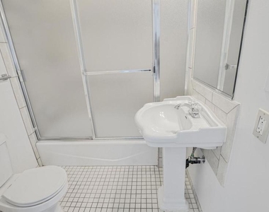 544 Salem Street - Photo Thumbnail 10