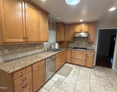 3040 Orange Avenue - Photo Thumbnail 10