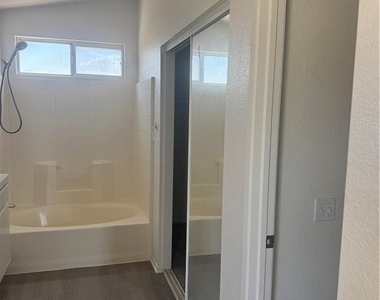 674 Myrtle Ave - Photo Thumbnail 7