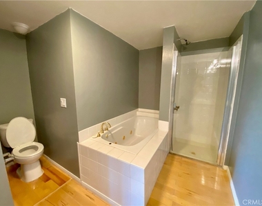 2761 Joan - Photo Thumbnail 37