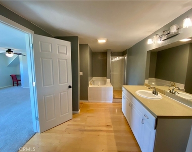 2761 Joan - Photo Thumbnail 38