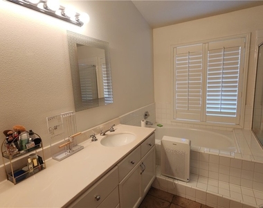 580 N Pageant - Photo Thumbnail 23