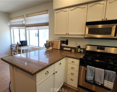 580 N Pageant - Photo Thumbnail 15