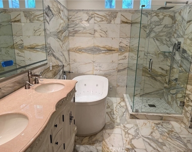 12877 Ternberry Court - Photo Thumbnail 13