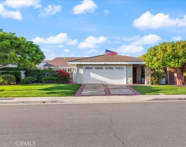 8 Sandbar Drive - Photo Thumbnail 1