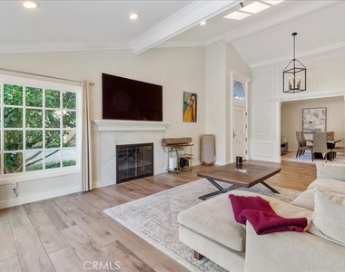 8 Sandbar Drive - Photo Thumbnail 6