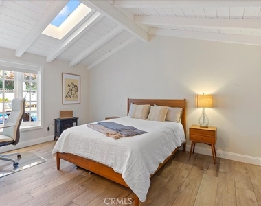 8 Sandbar Drive - Photo Thumbnail 14