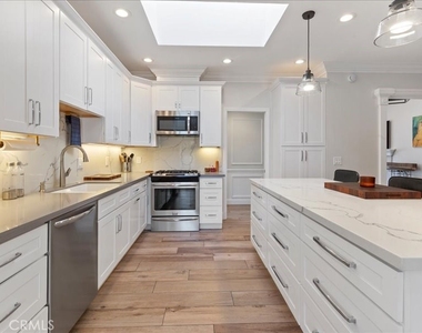 8 Sandbar Drive - Photo Thumbnail 12