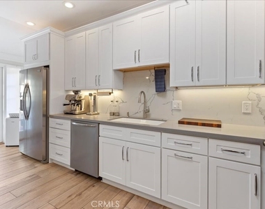 8 Sandbar Drive - Photo Thumbnail 11