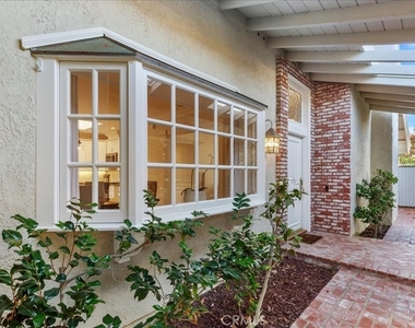 8 Sandbar Drive - Photo Thumbnail 3