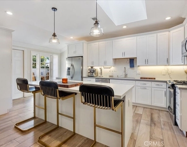 8 Sandbar Drive - Photo Thumbnail 10