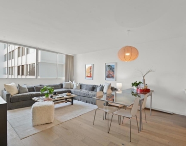 17352 W Sunset Boulevard - Photo Thumbnail 11