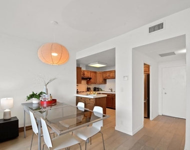 17352 W Sunset Boulevard - Photo Thumbnail 15