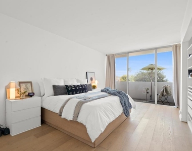 17352 W Sunset Boulevard - Photo Thumbnail 21
