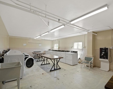 17352 W Sunset Boulevard - Photo Thumbnail 25