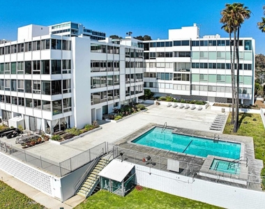 17352 W Sunset Boulevard - Photo Thumbnail 9