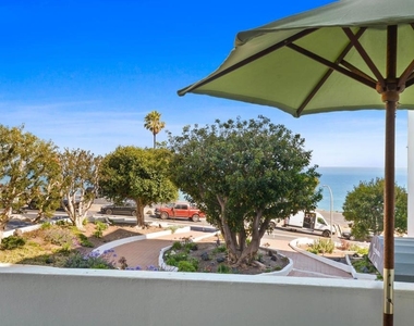 17352 W Sunset Boulevard - Photo Thumbnail 12