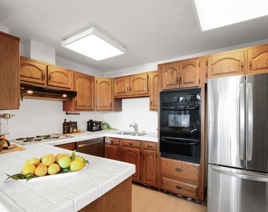 17352 W Sunset Boulevard - Photo Thumbnail 20